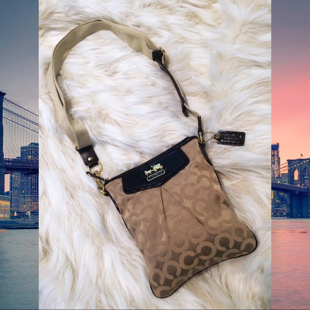 Coach Print Gold Beige Sand Tan Adjustable Shoulder Bag Crossbody Bucket Handbag